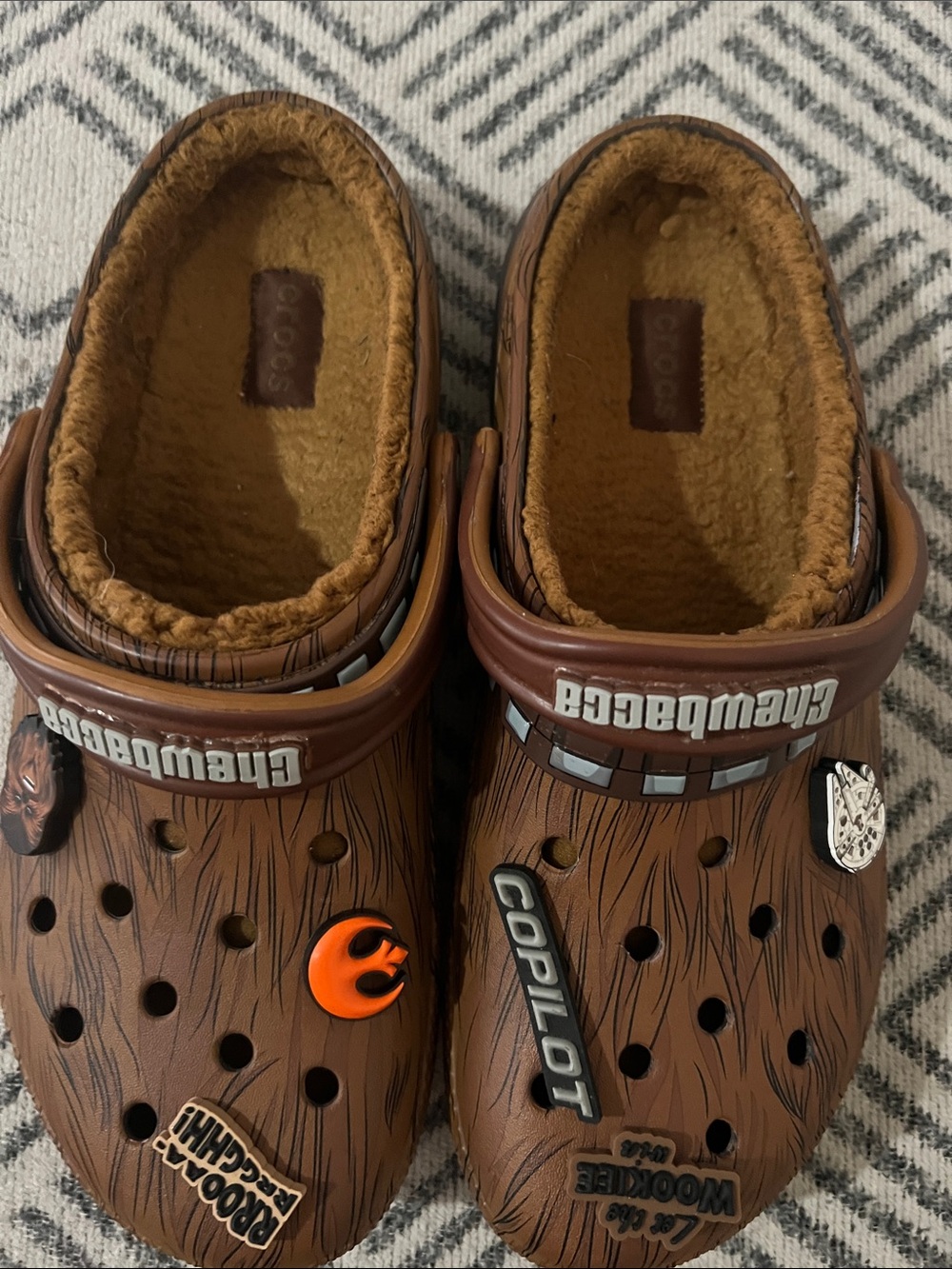 CROCS Chewbacca Brown Faux-Fur Lined Clog - Picture 6 of 8